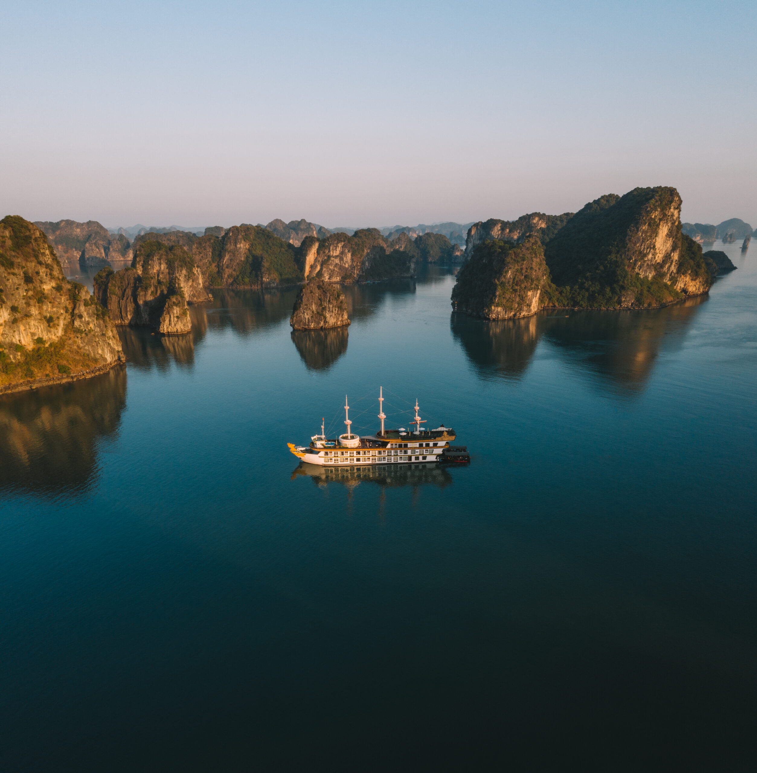 luxury halong bay 2 night cruise